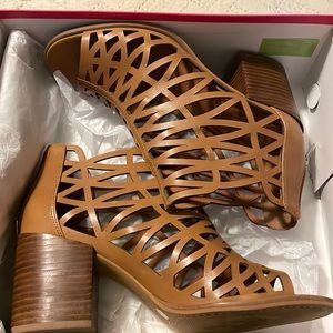 Vince Camuto Kevston Sandals
